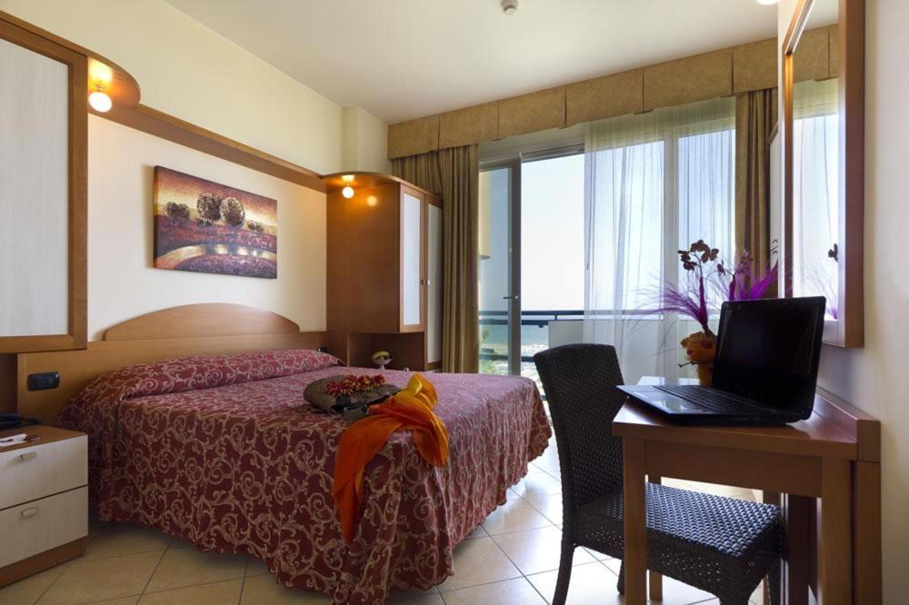 Hotel Palm Beach B&B Sea View Rimini Extérieur photo