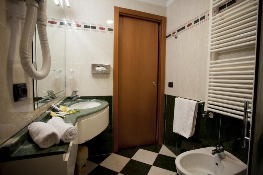 Hotel Palm Beach B&B Sea View Rimini Extérieur photo